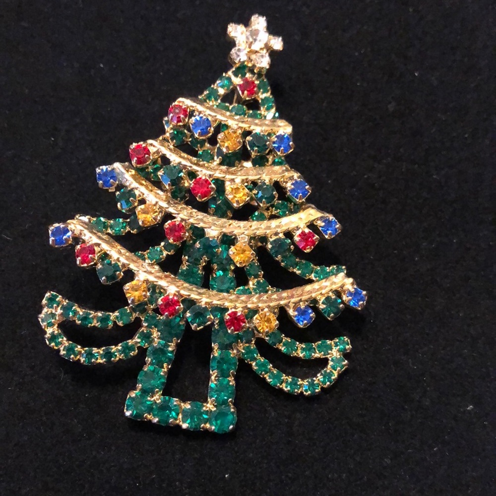 BEAUTIFUL RHINESTONE & GARLAND CHRISTMAS TREE BROOCH
